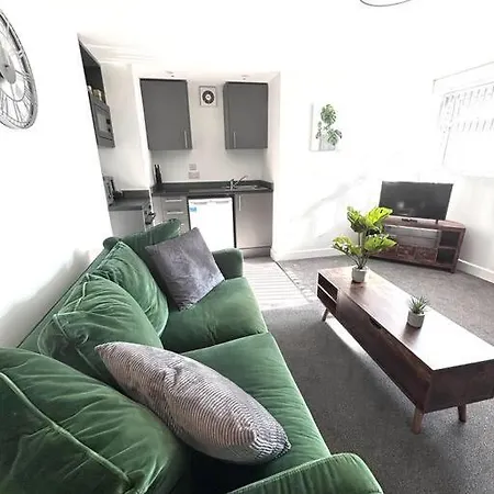 Private Basement In With Wifi And Parking Sleeps 2 By Purestay *